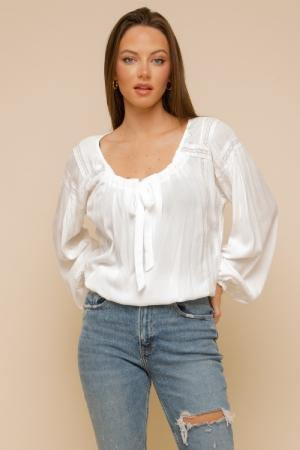 LACE TRIMMED TOP - Mirror Mirror Boutique